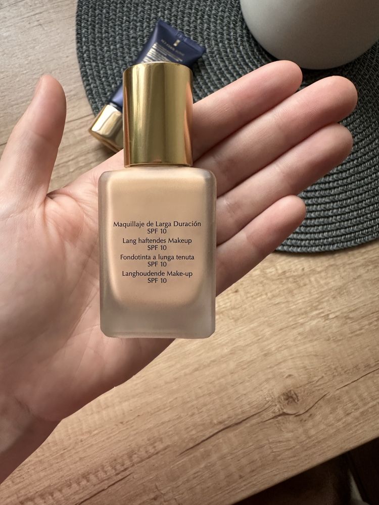 Estee Lauder Stay in place 1C1