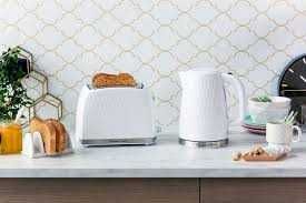 Продаётся новый Электрочайник Russell Hobbs 26050 с гарантией