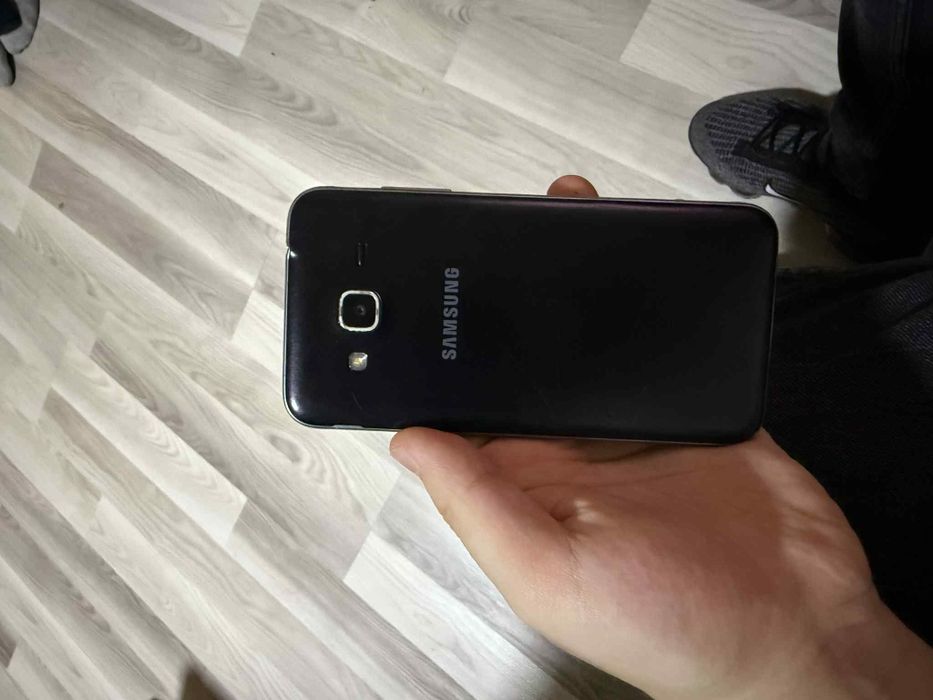 Vand telefon Samsung j3 6