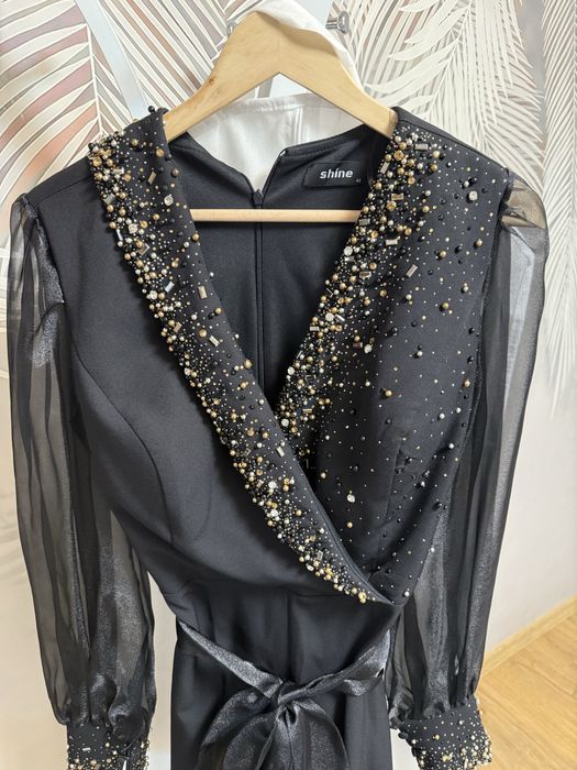 Vând salopetă elegantă nouă