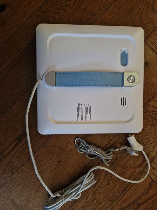 Робот за почистване на стъкла