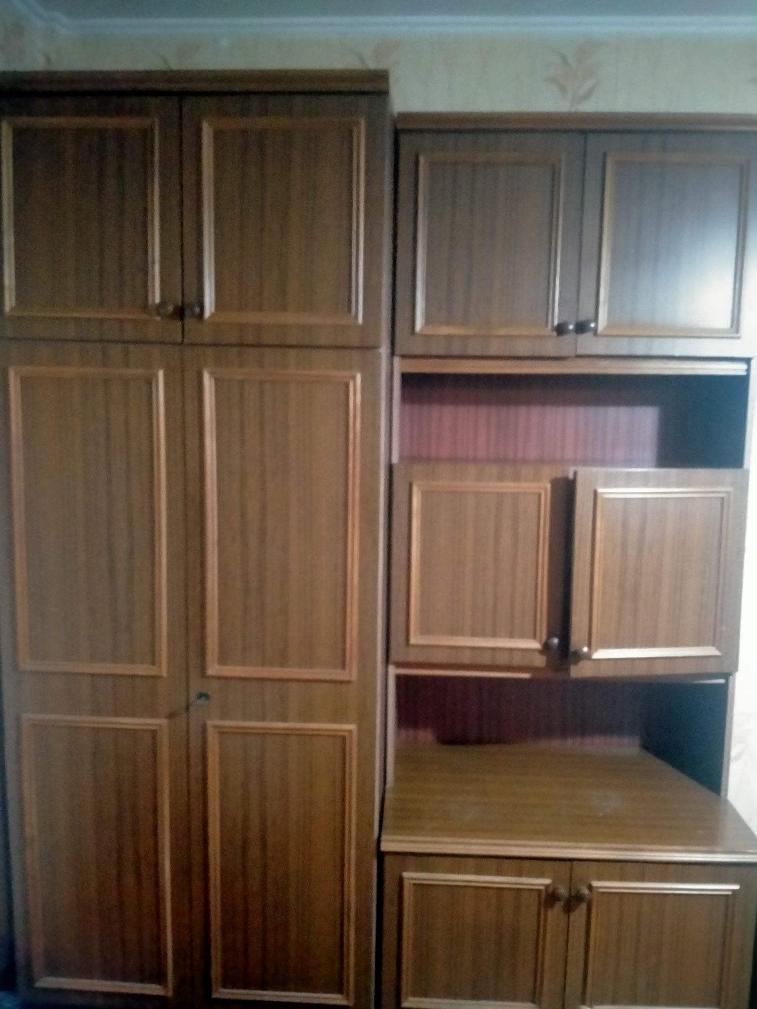 Продам шифоньер и шкаф
