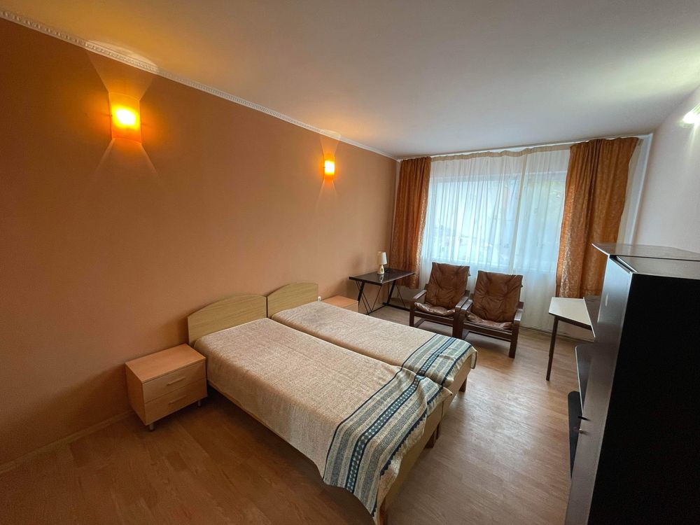 Închiriez apartament în 7 Noiembrie