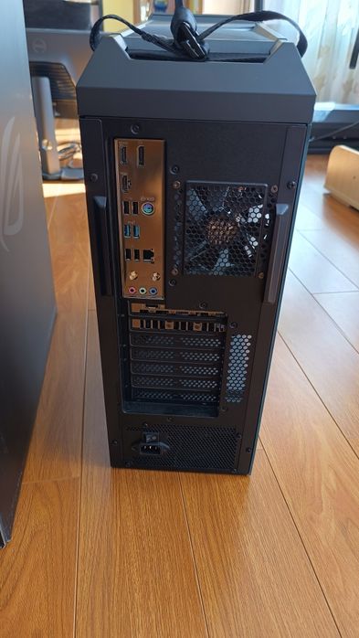PC (calculator) Gaming, i5,  RTX 4060, 16GB, RAM, 1TB SSD.