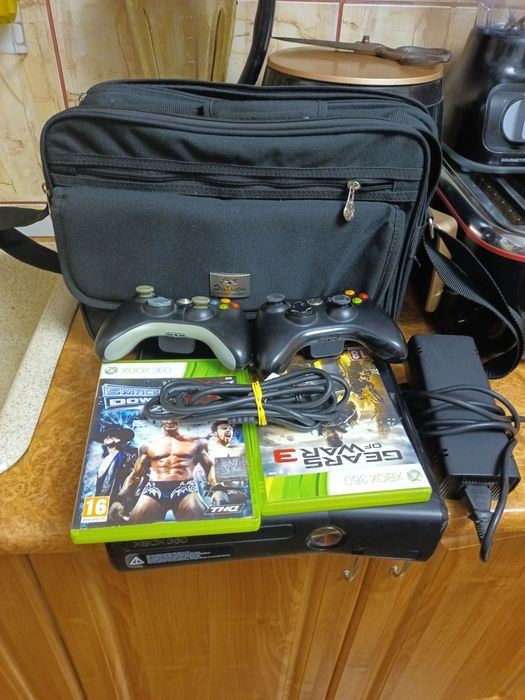De vânzare Xbox 360 slim