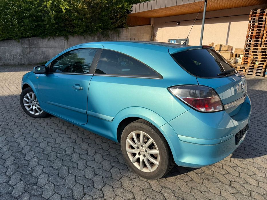 Opel Astra GTC 1,7 diesel 2009