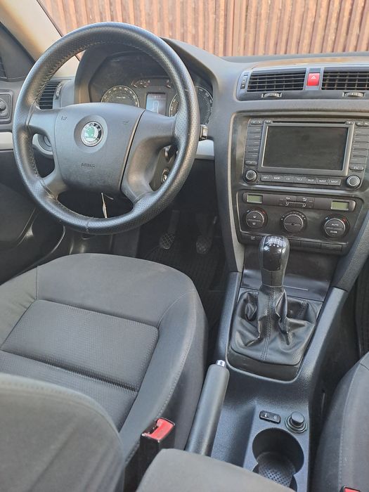 Vând Skoda Octavia 2