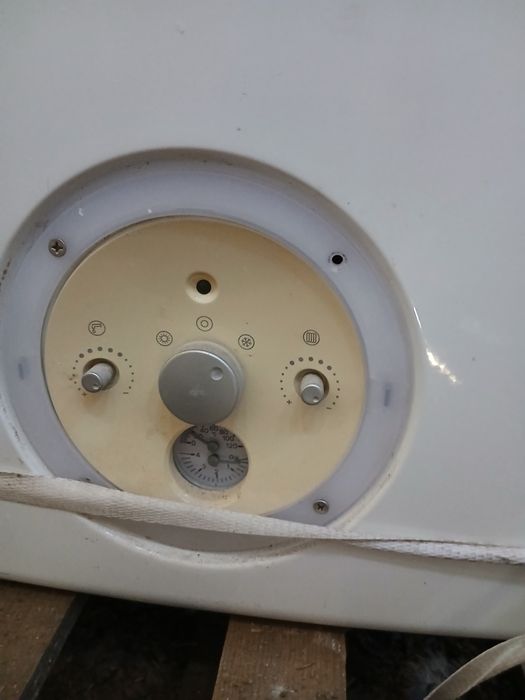 Vind doua centrale ptr.piese