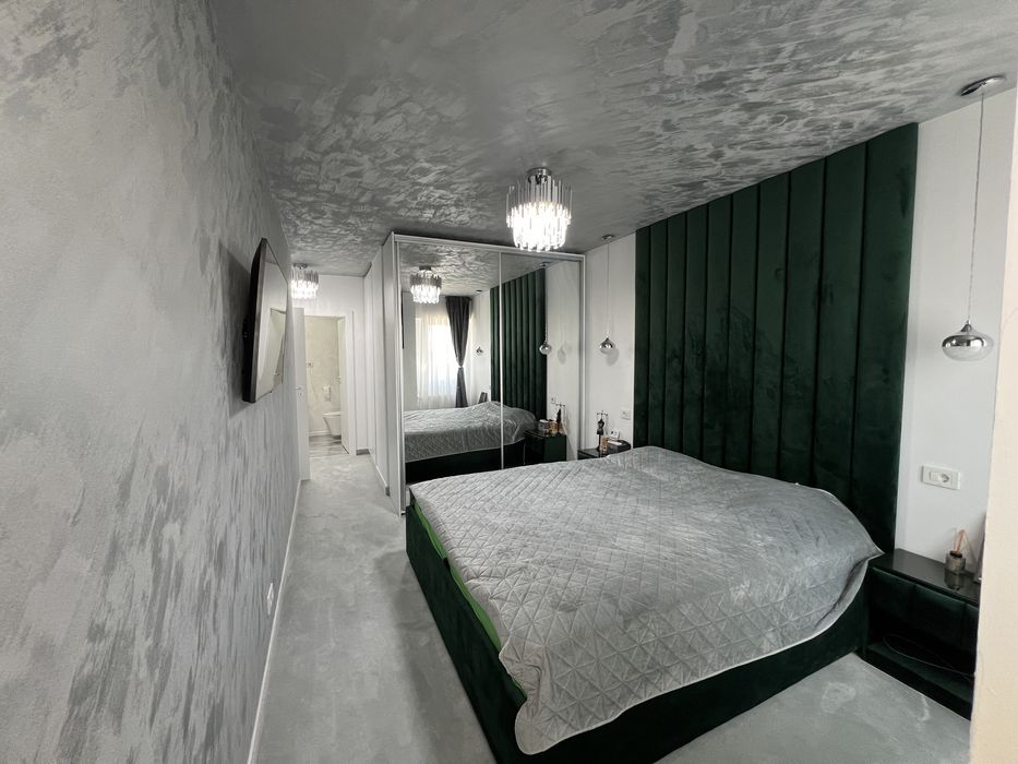 Vand/ Inchiriez Apartament 3 camere, 2 locuri de parcare, Estic Park