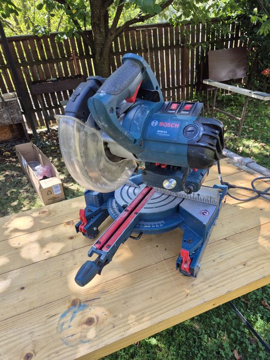 Circular de banc bosch GCM 8S