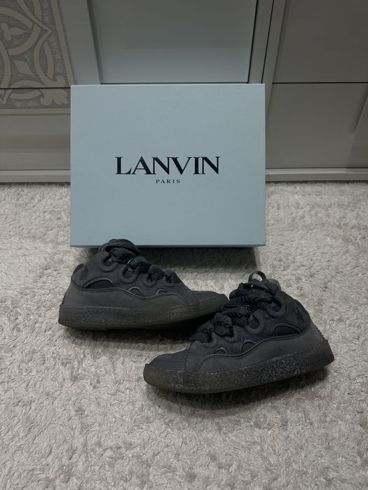 Lanvin Curb