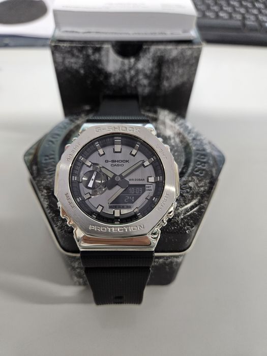 CASIO G-SHOCK-GM-2100-1AER Водоустойчив 20 bar.- в отлично състояние