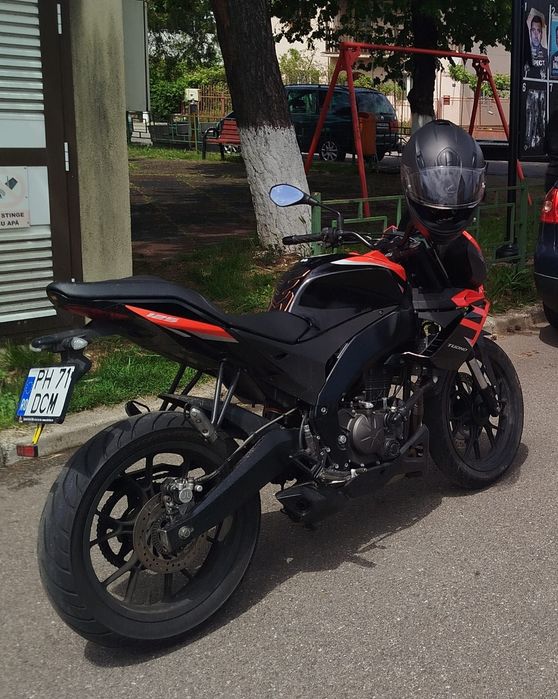 Vând Aprilia Tuono 125 2023