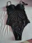 Costum baie nou intreg
