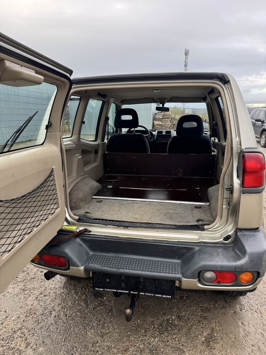 Nissan Terrano 2.7D an:10/2002 Autoutilitara 4700€uro Neg