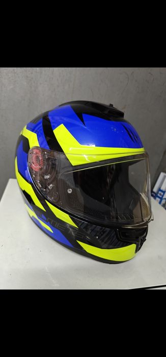 Шлем . Мотошлем. Шлем для мотоцикла или мопеда