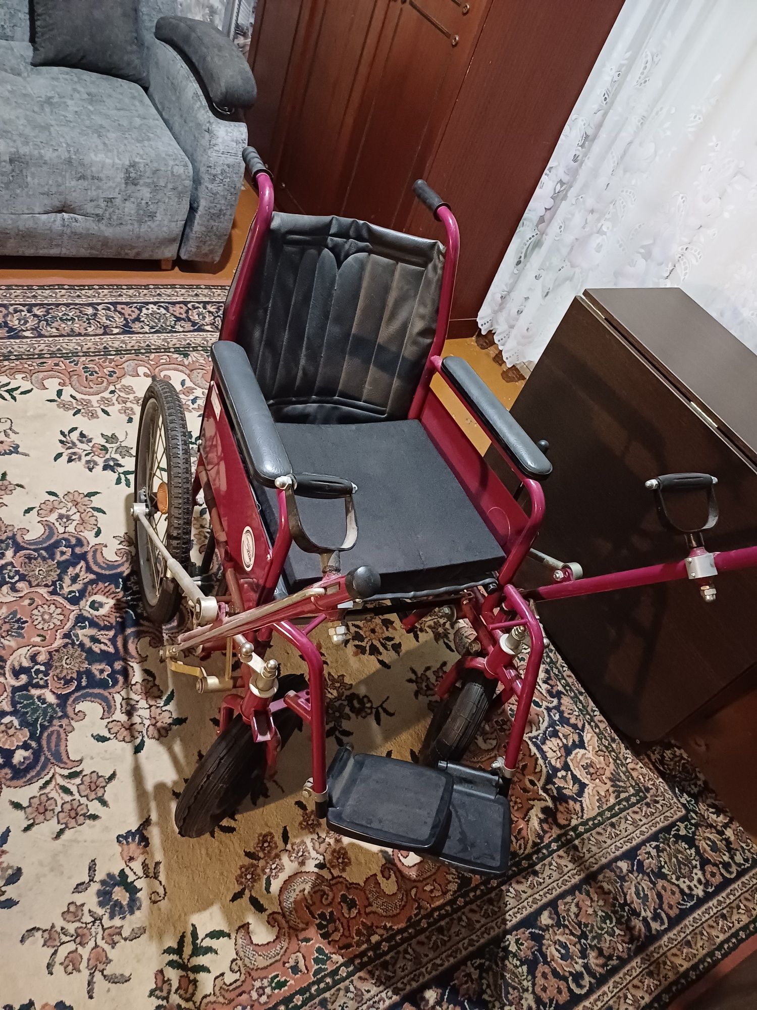 Коляска инвалидная