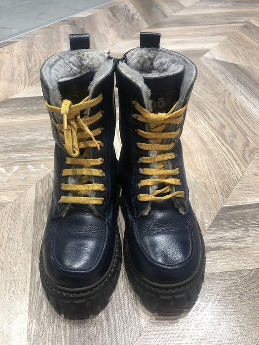 Продам детские зимние сапоги