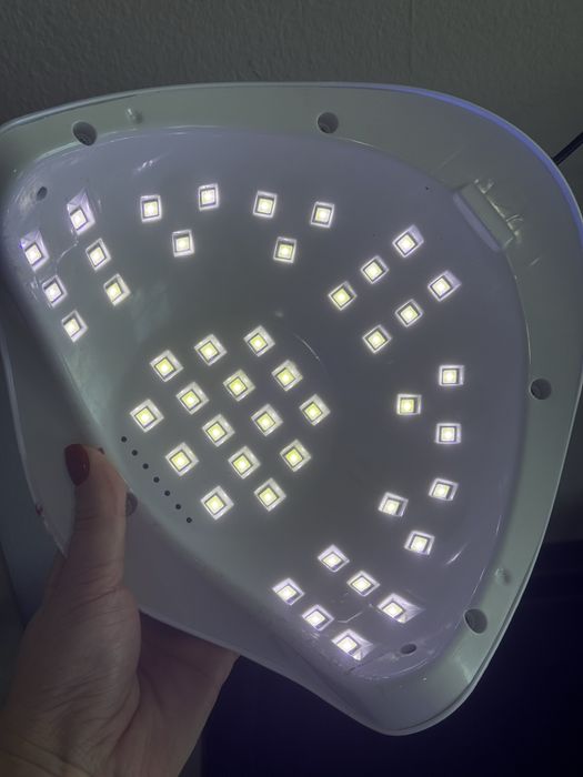 LED - лампа для маникюра