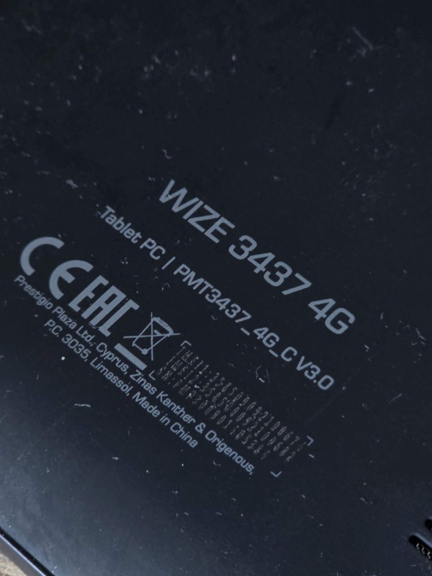 Таблет Prestigio WIZE 3437 4G. Без зарядно. Запазен. Със слюда.