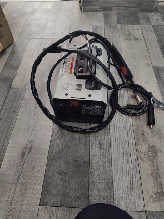 Aparate de sudura cu sarma  fara gaz