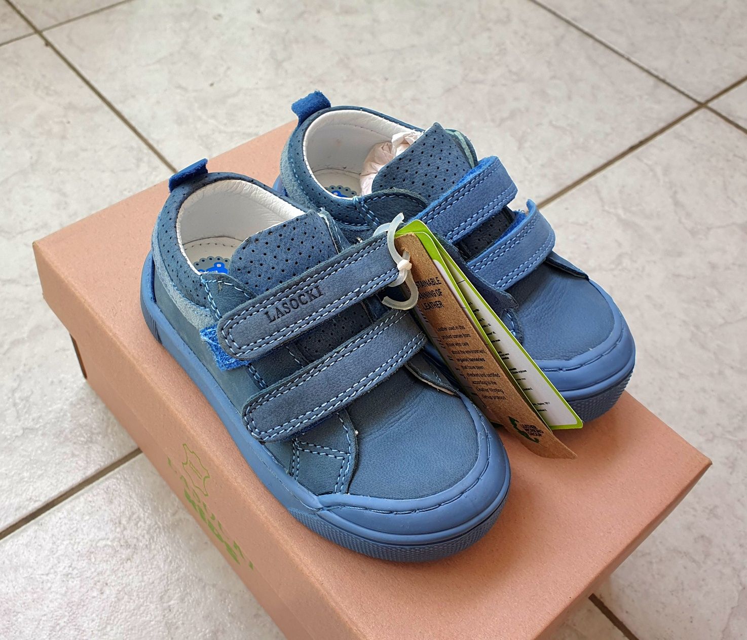Детски обувки от естествена кожа - набук, марка Lasocki
