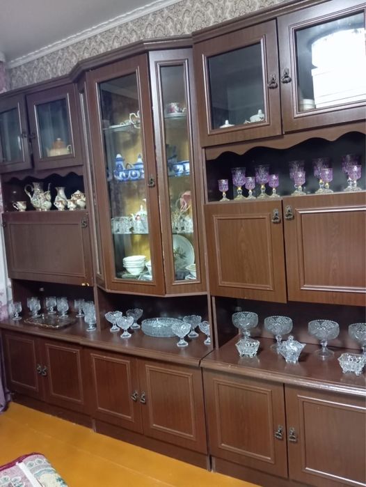 Продаётся сервант/стенка