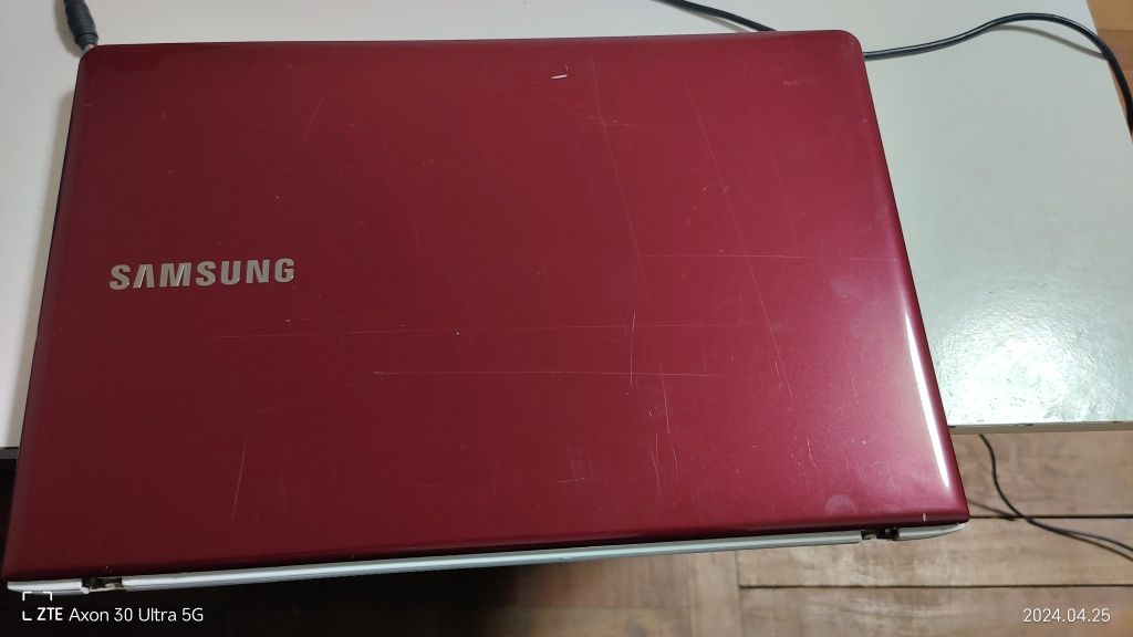 Vând două laptop Samsung i3 preț foarte bun