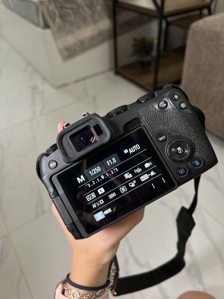 Фотоаппарат Canon RP