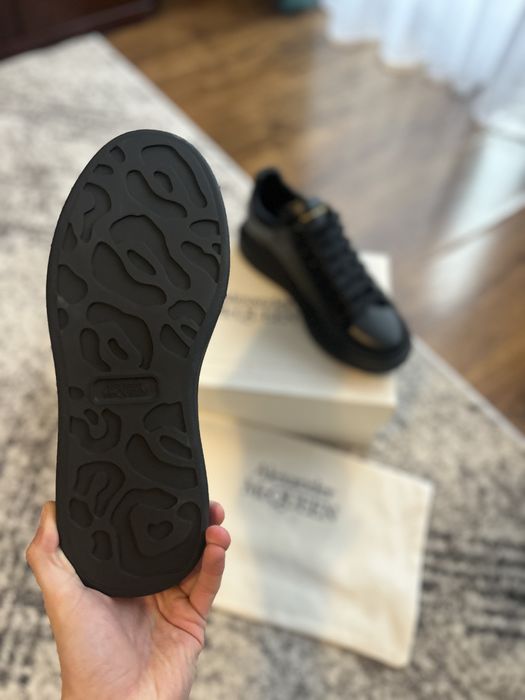 Alexander McQueen – mărimea 44 – NOI, nepurtați – full black