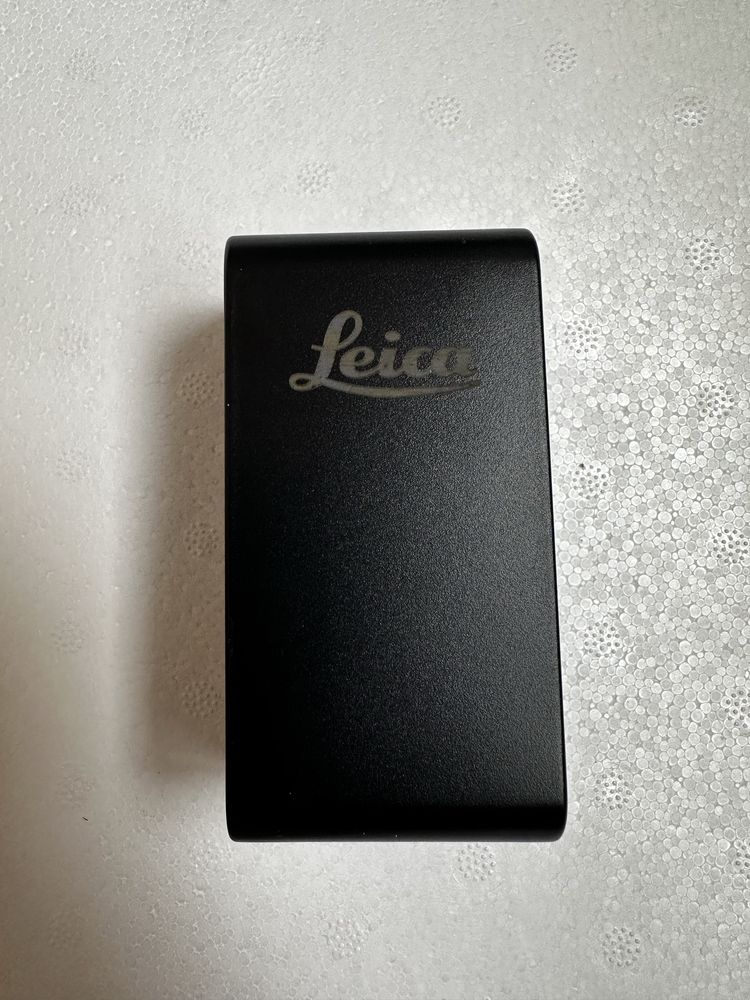 Продам батарейку Leica