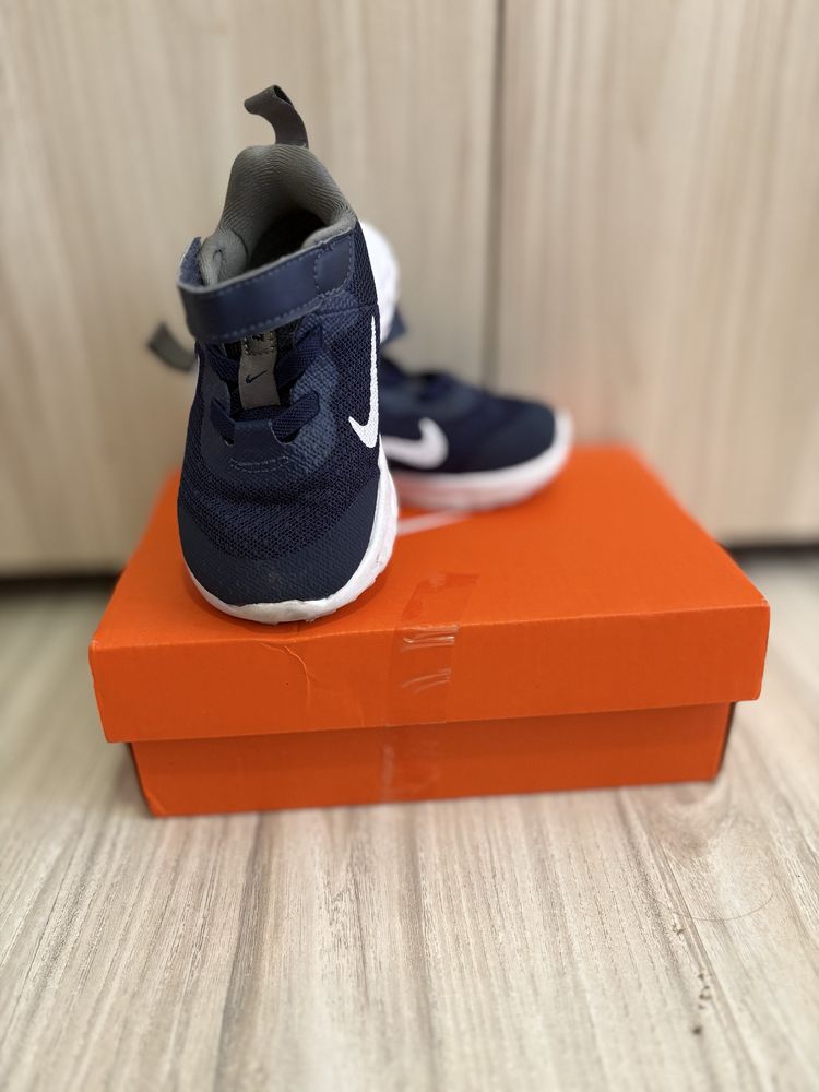 Маратонки Nike !