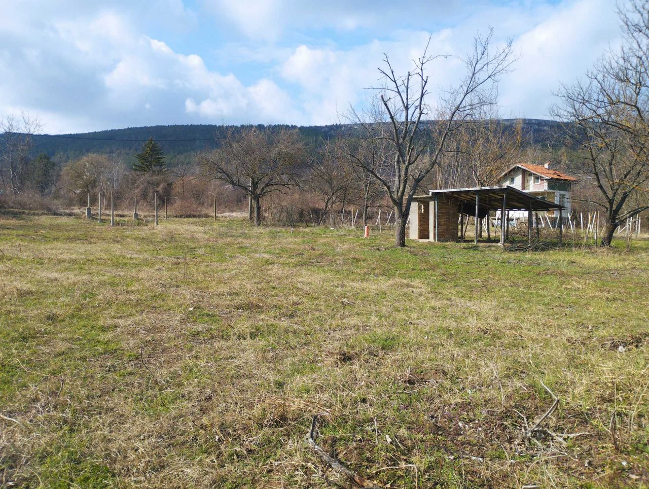 Продава се Парцел в с. Дибич, Област Шумен - 928 кв.м за 31 €/кв.м - Снимка #1