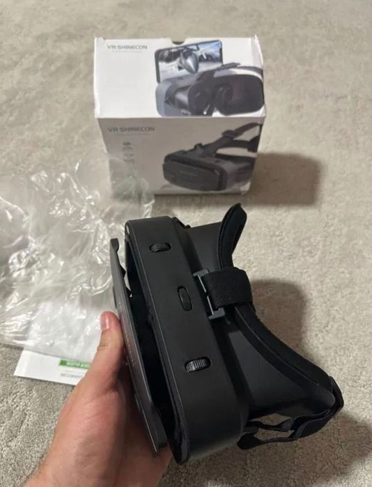 Ochelari VR noi sigilati