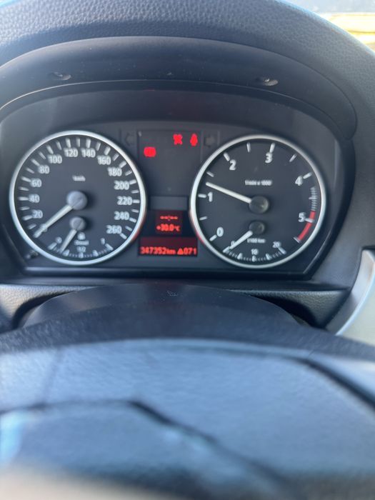 БМВ е90 320д 163кс