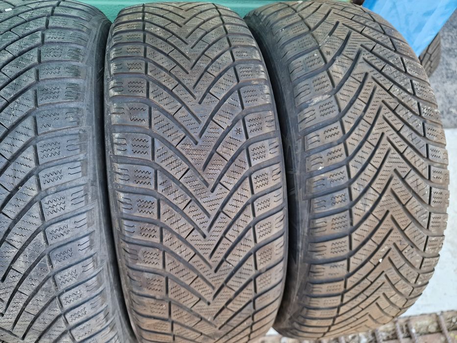 Anvelope 205/55R16 marca Vredestein, M +S, DOT 2022