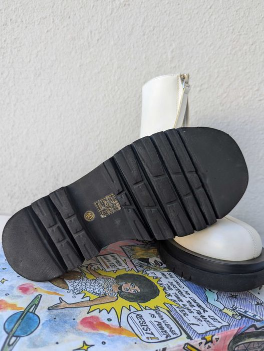 Оригинални бели боти Jeffrey Campbell