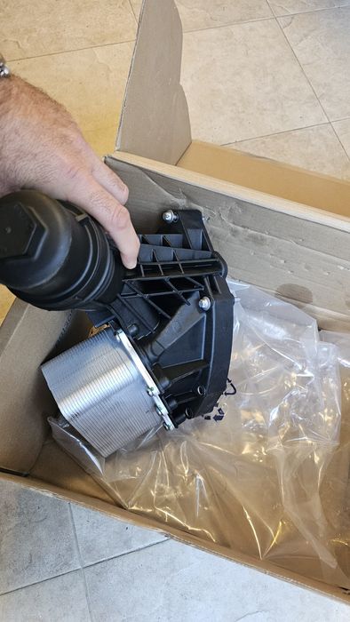 Bmw 40l B58 маслен охладител