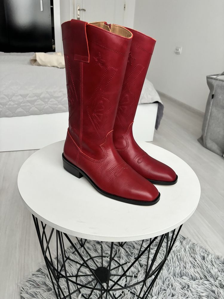 Zara Естествена кожа - червени ботуши 35 номер
