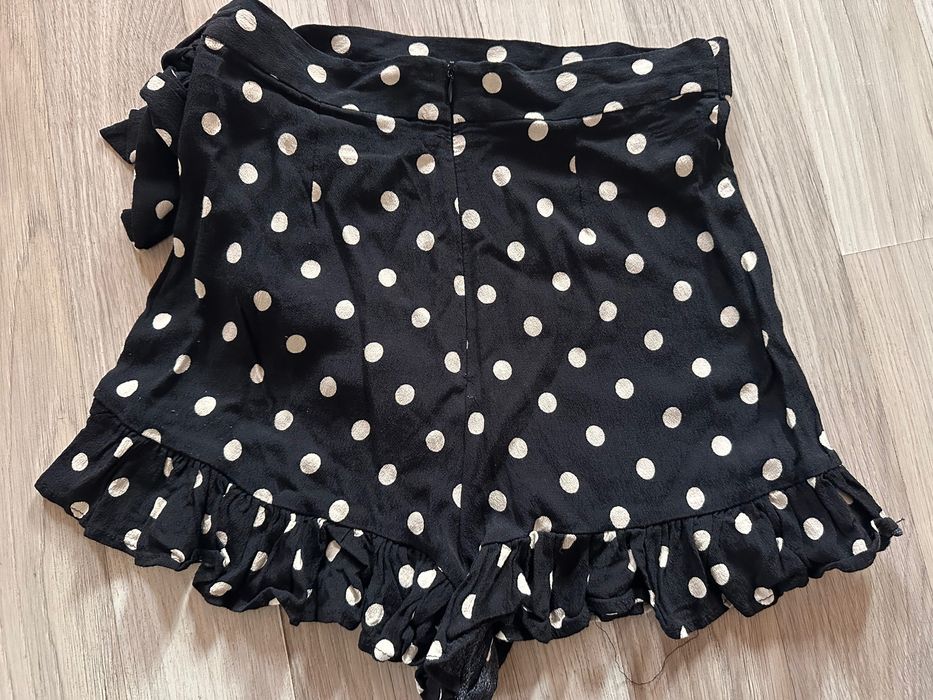 ZARA пола панталонки