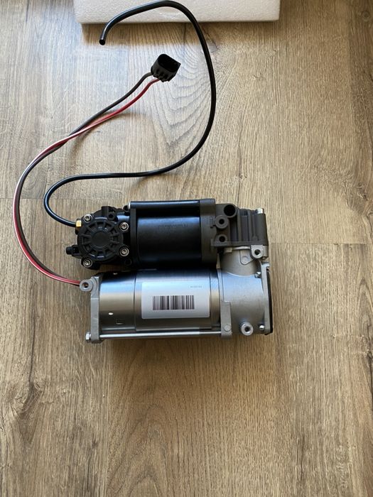 Compresor Perne de Aer BMW Seria 5 F11 NOU!