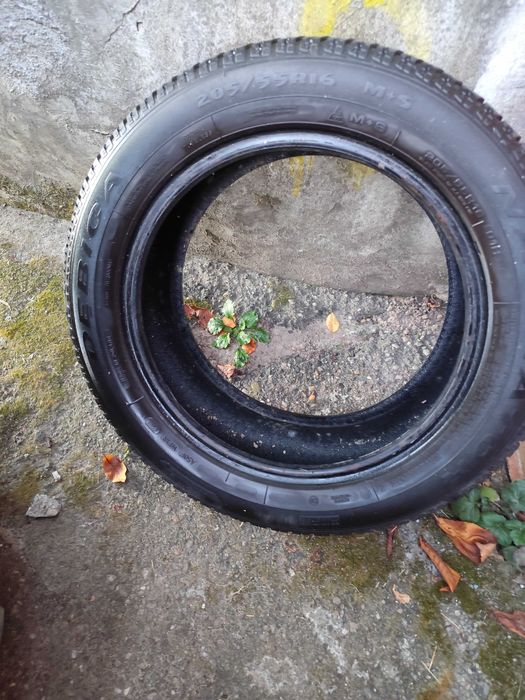 Anvelope M+S Debica  205/55 R16-3 buc,Goodride  225/50 r17-4 buc