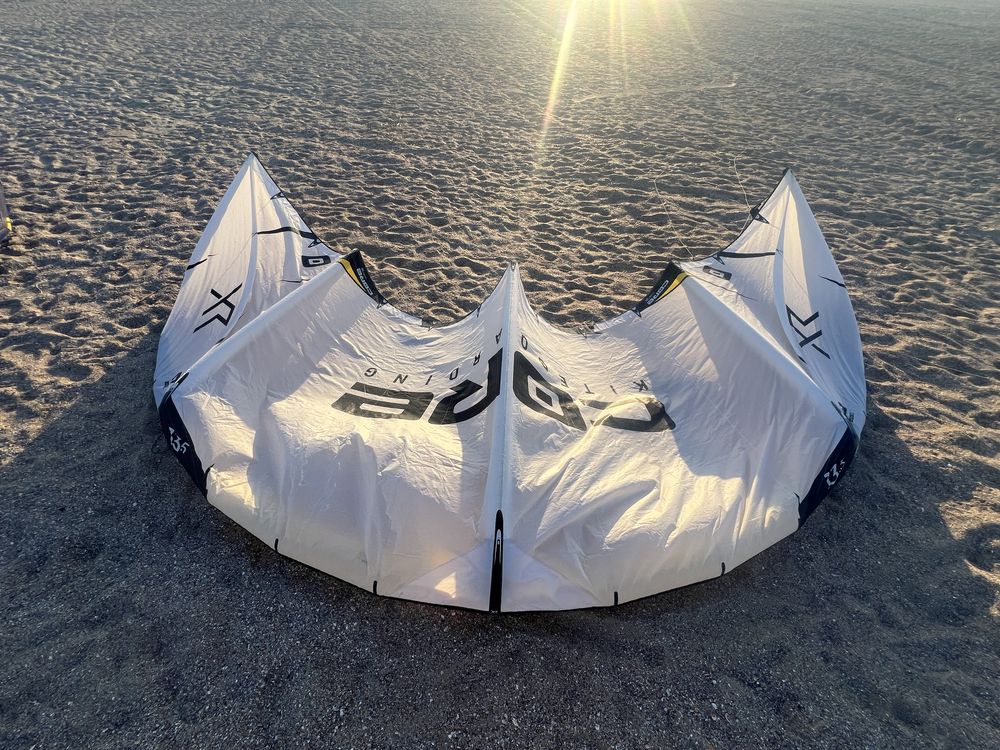 Zmeu Kite Core XR 13.5m + bara  / kitesurf kiteboard