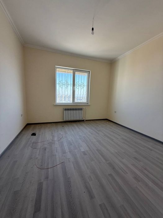 3 хона 72 квадратли уй сотилади