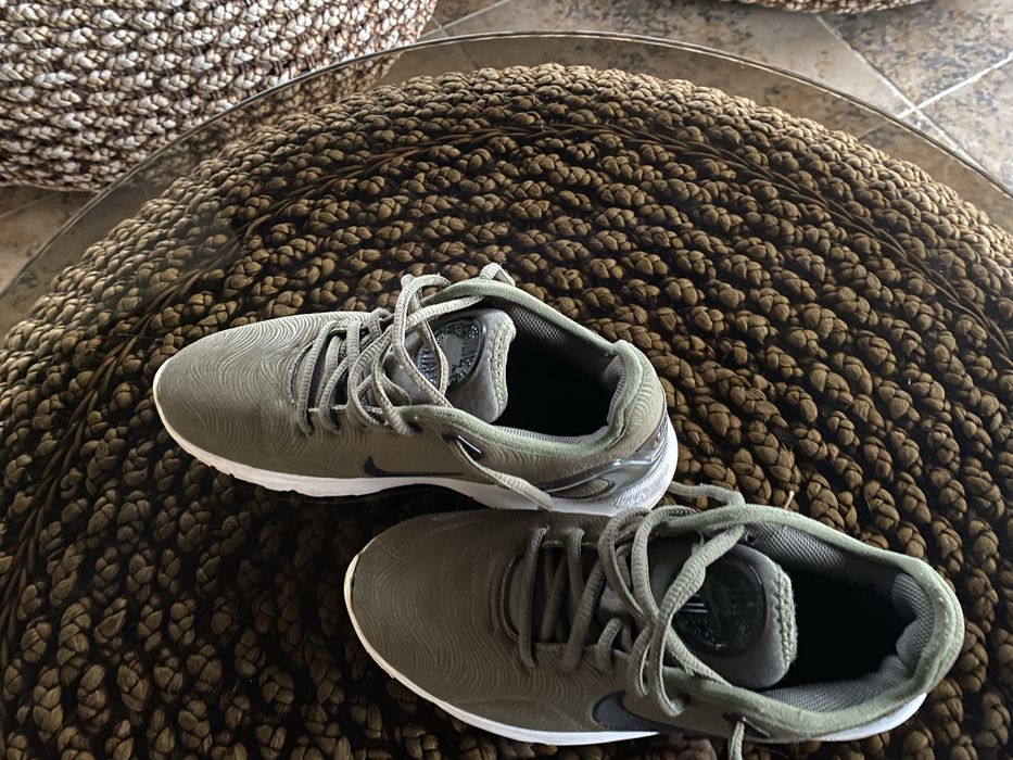 Спортни обувки Маратонки NIKE