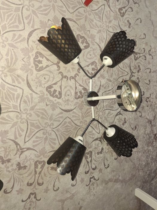 Продам люстру новую недорого