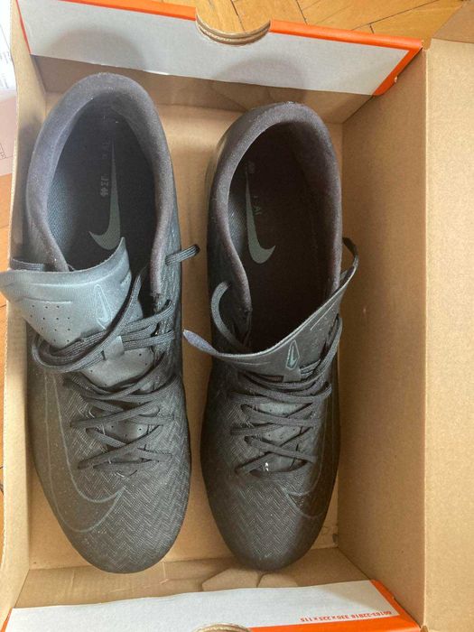 Футболни бутонки Nike размер 47 нови