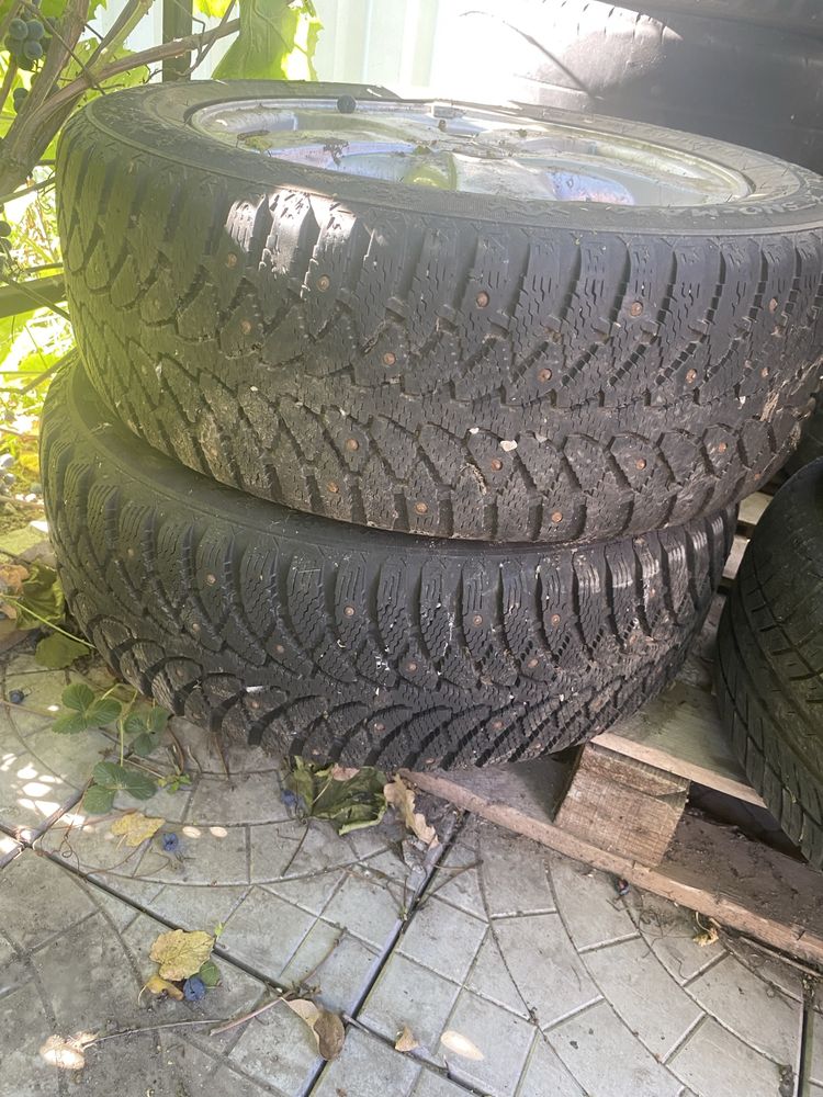 Продам 2 колеса в сборе