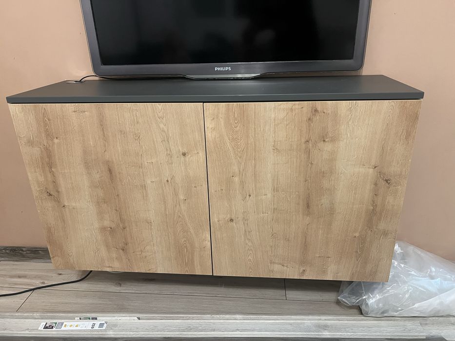 Продавам Тв шкаф