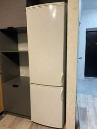 Холодильник Бирюса высокий вместительный